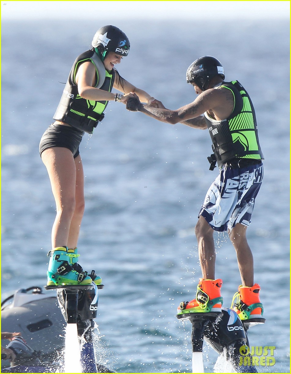 kylie jenner tyga hold hands flyboarding 31
