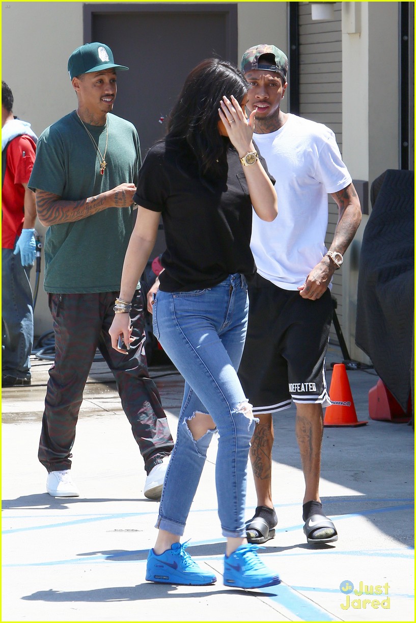 kylie jenners 18th birthday present from tyga 01