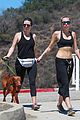 miley cyrus toned abs on hike 05