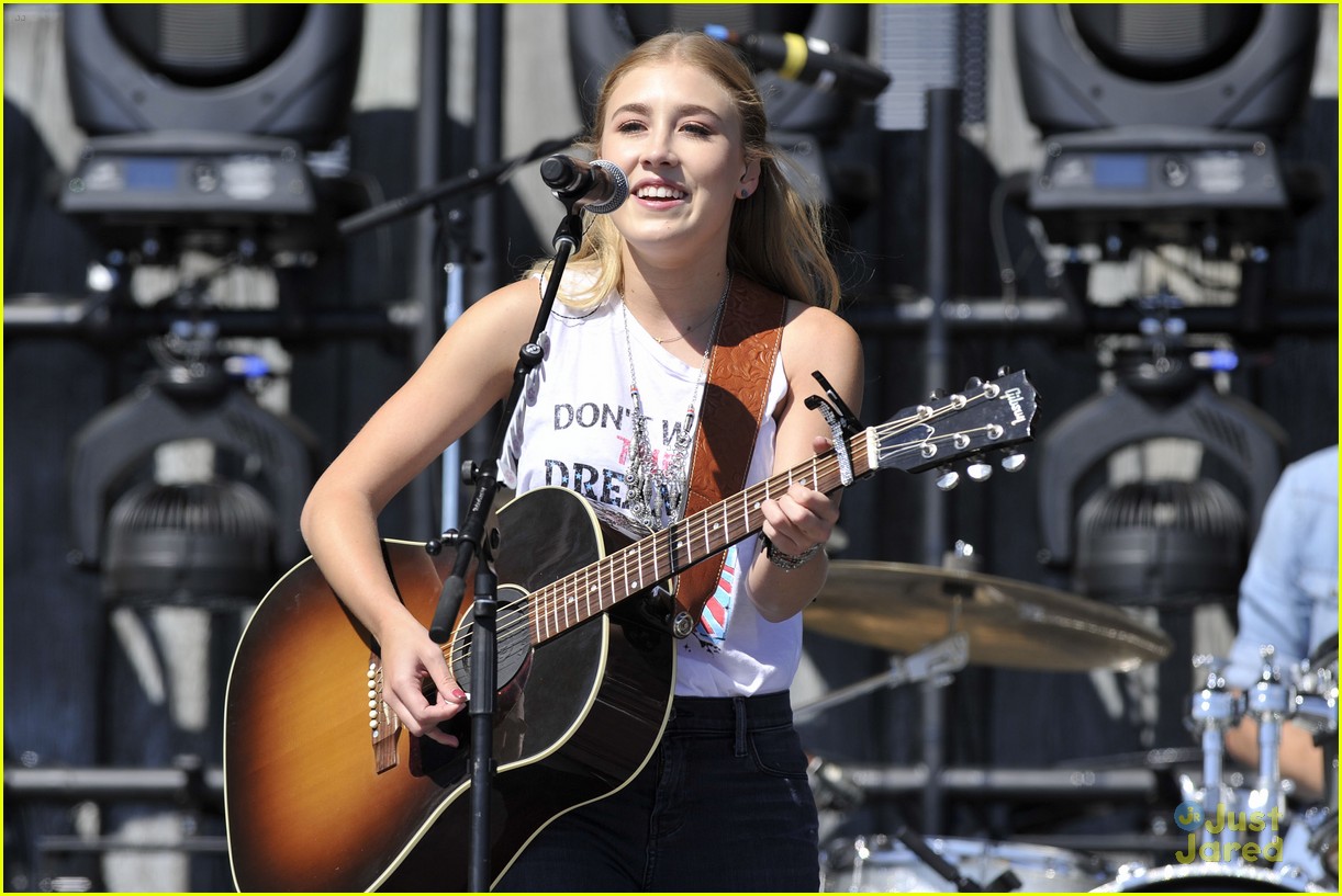 Maddie and Tae - So we did the Celebrity Boots and Hearts Music