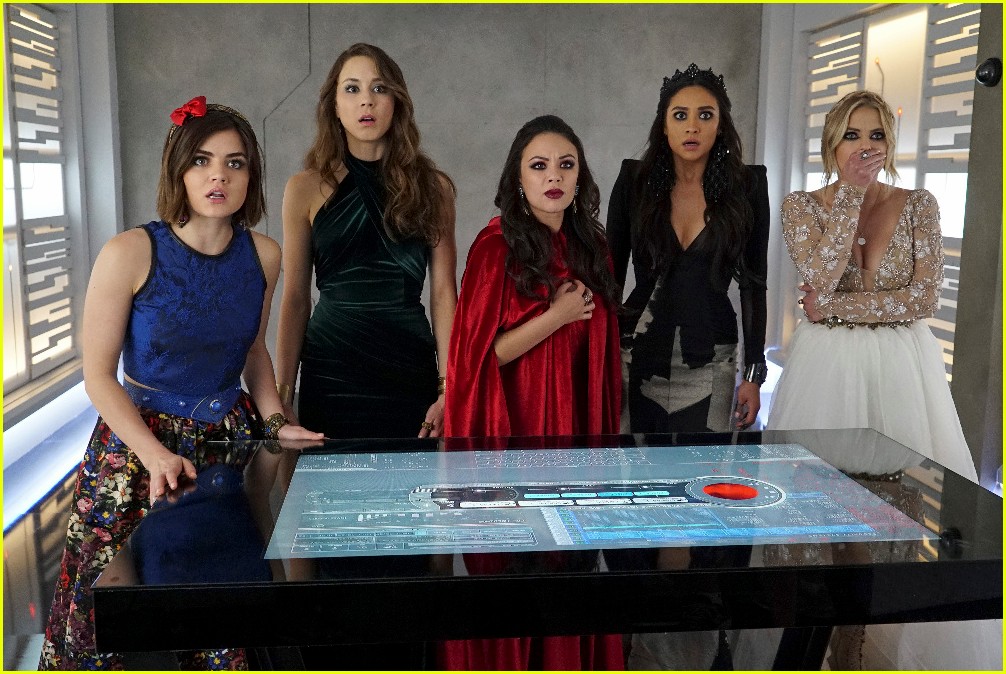 who is a on pretty little liars 03