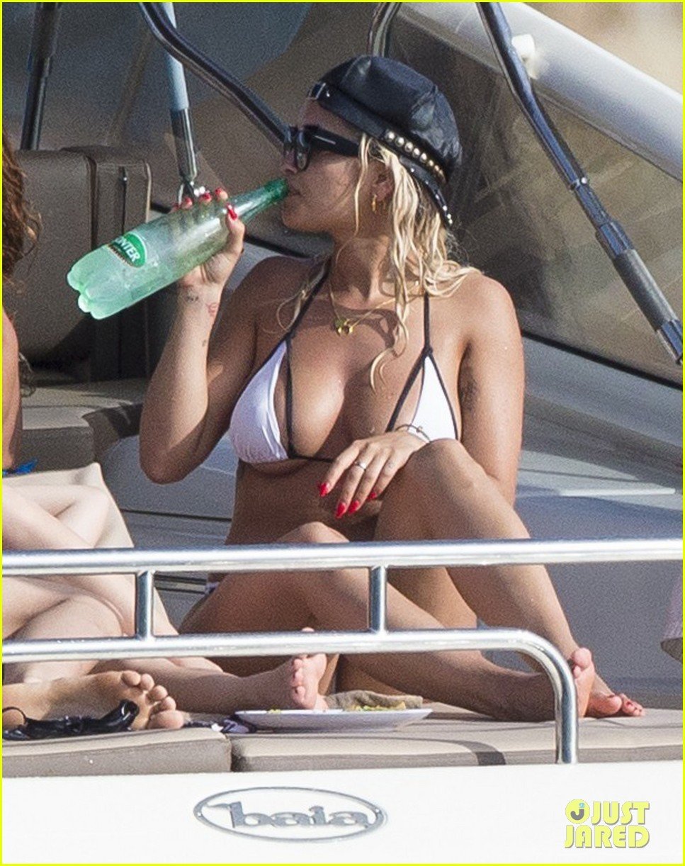 Rita Ora Flaunts Her Bikini Body in Ibiza!: Photo 846488 | Bikini, Rita Ora  Pictures | Just Jared Jr.