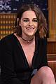 kristen stewart cant stop smiling on the tonight show 04