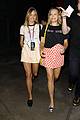 suki waterhouse let out her inner fangirl at taylor swifts la concert 09