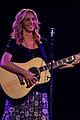 lisa kudrow taylor swift sing smelly cat 01