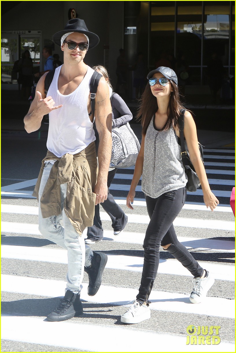 victoria justice pierson fode lax arrival from hawaii 01