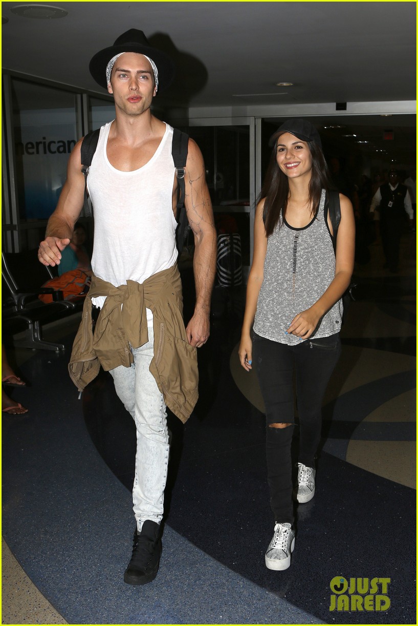 victoria justice pierson fode lax arrival from hawaii 25