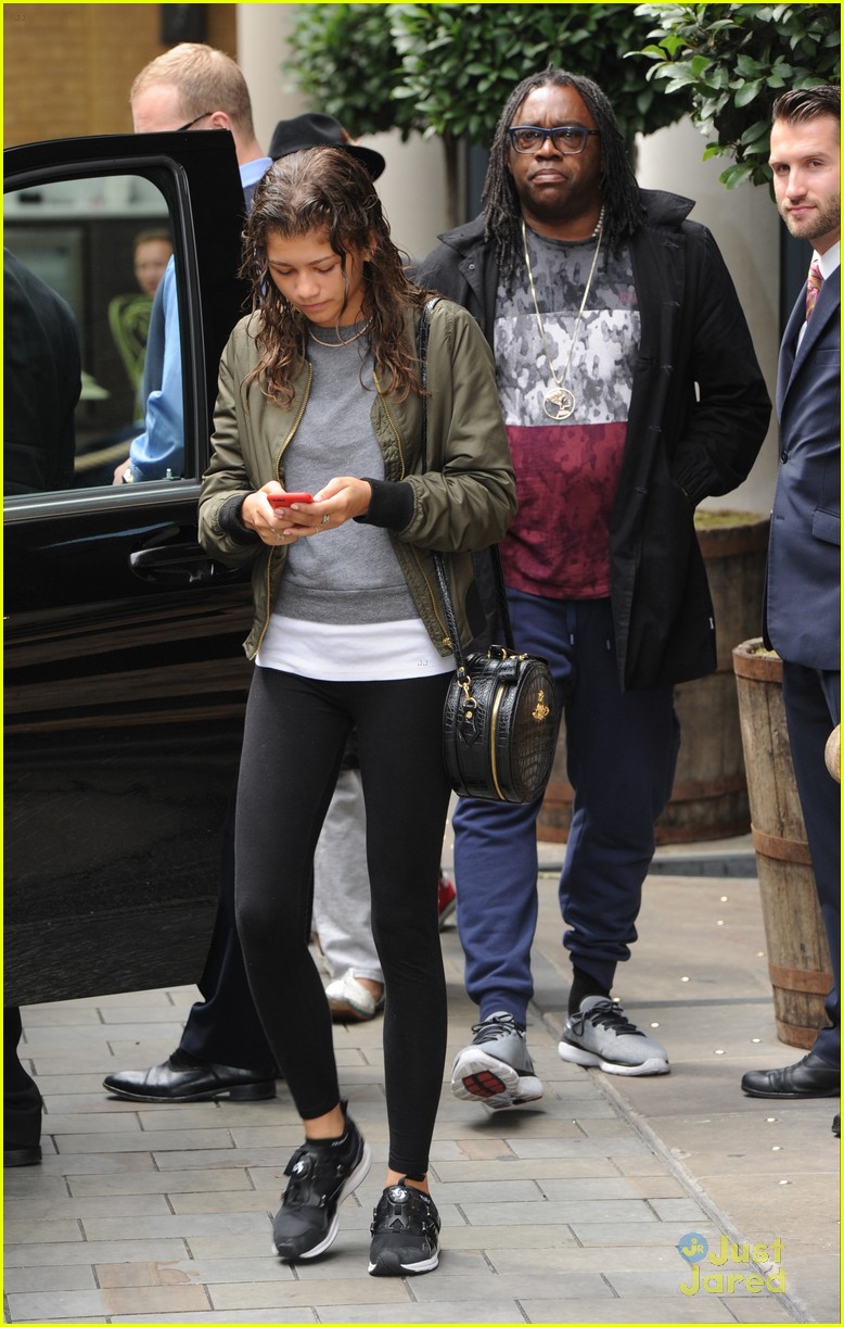 Zendaya Doesn't Like To Copy Anyone's Style | Photo 850058 - Photo ...