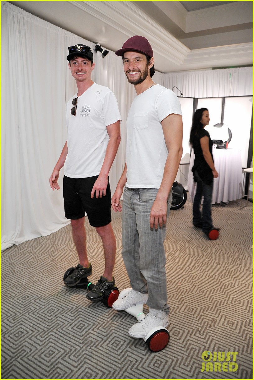 ben barnes gina rodriguez emmys weekend gifting suite 08