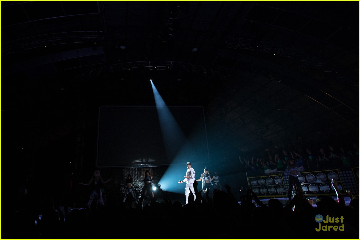 justin bieber think up performance watch here 06