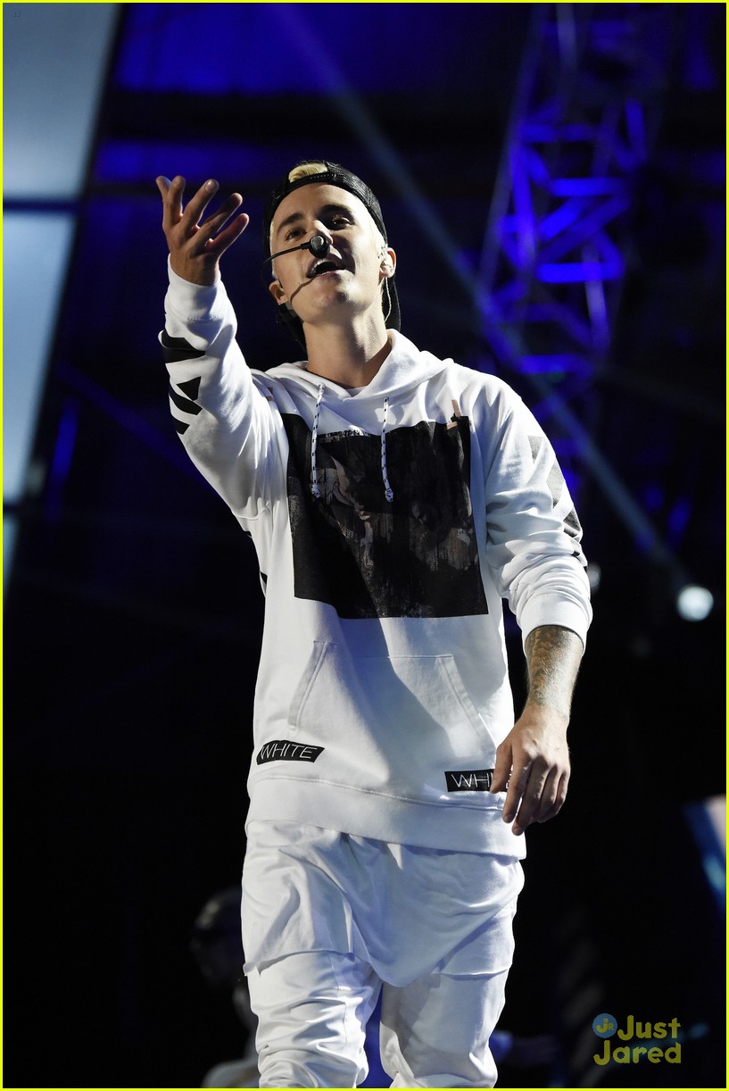 justin bieber think up performance watch here 09