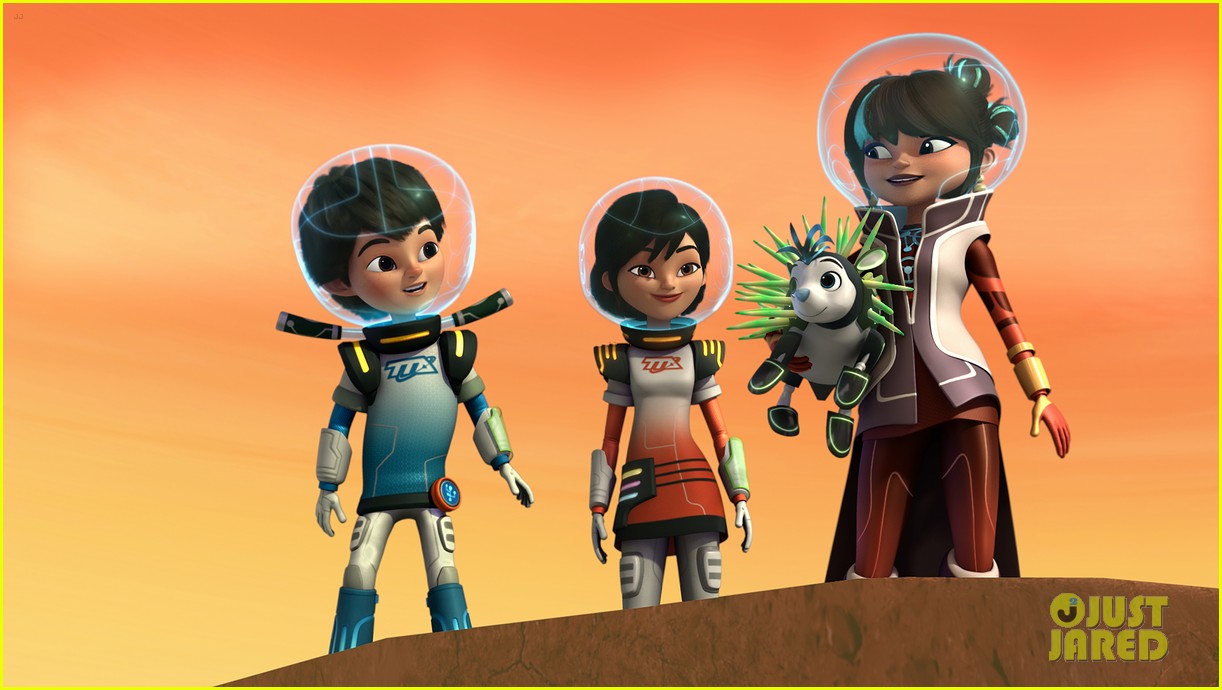 brenda song miles from tomorrowland excl first look 02