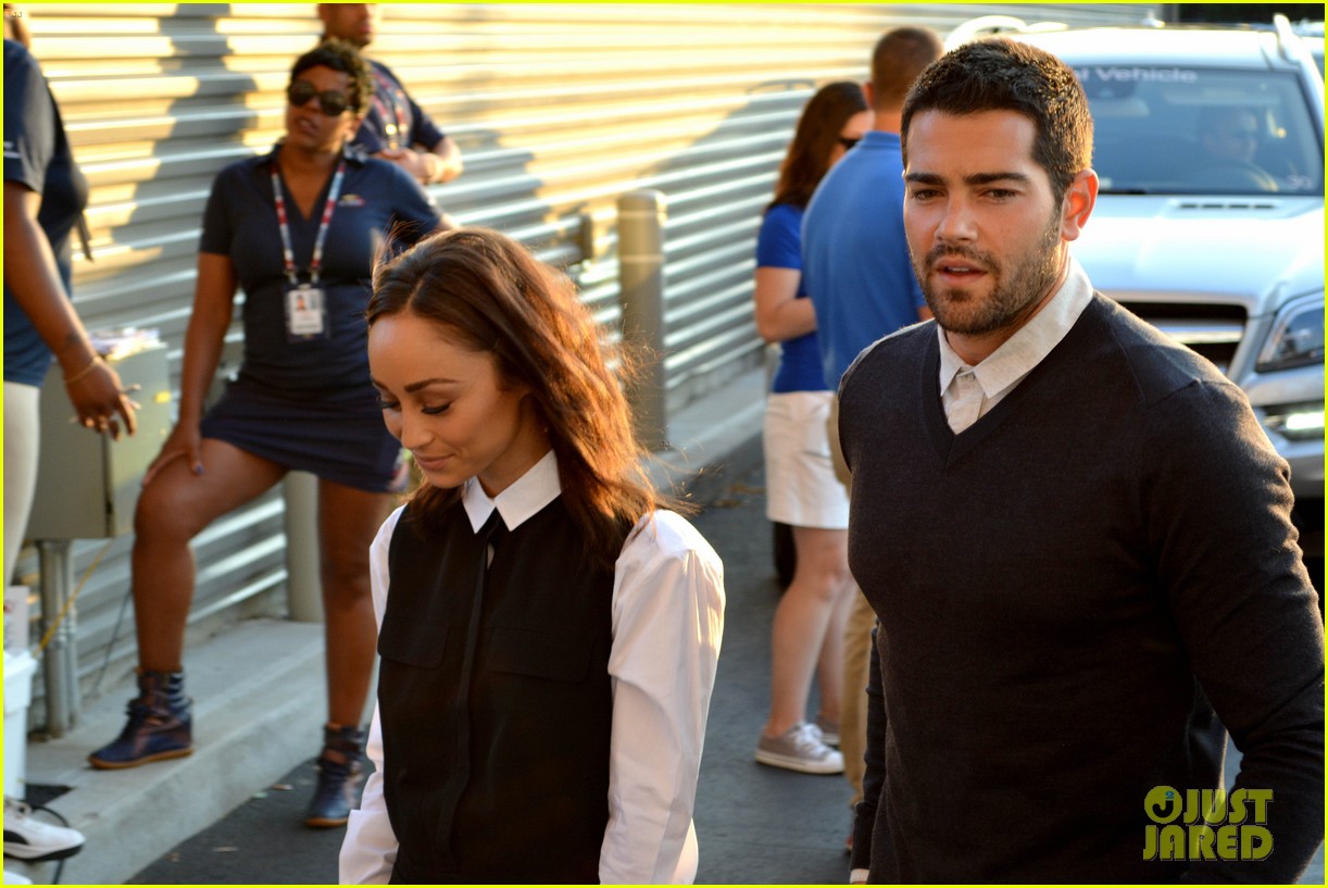 olivia cooke christopher abbott buddy up at the u s open 08