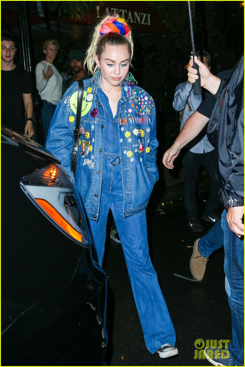 miley cyrus does double denim after snl rehearsal 01