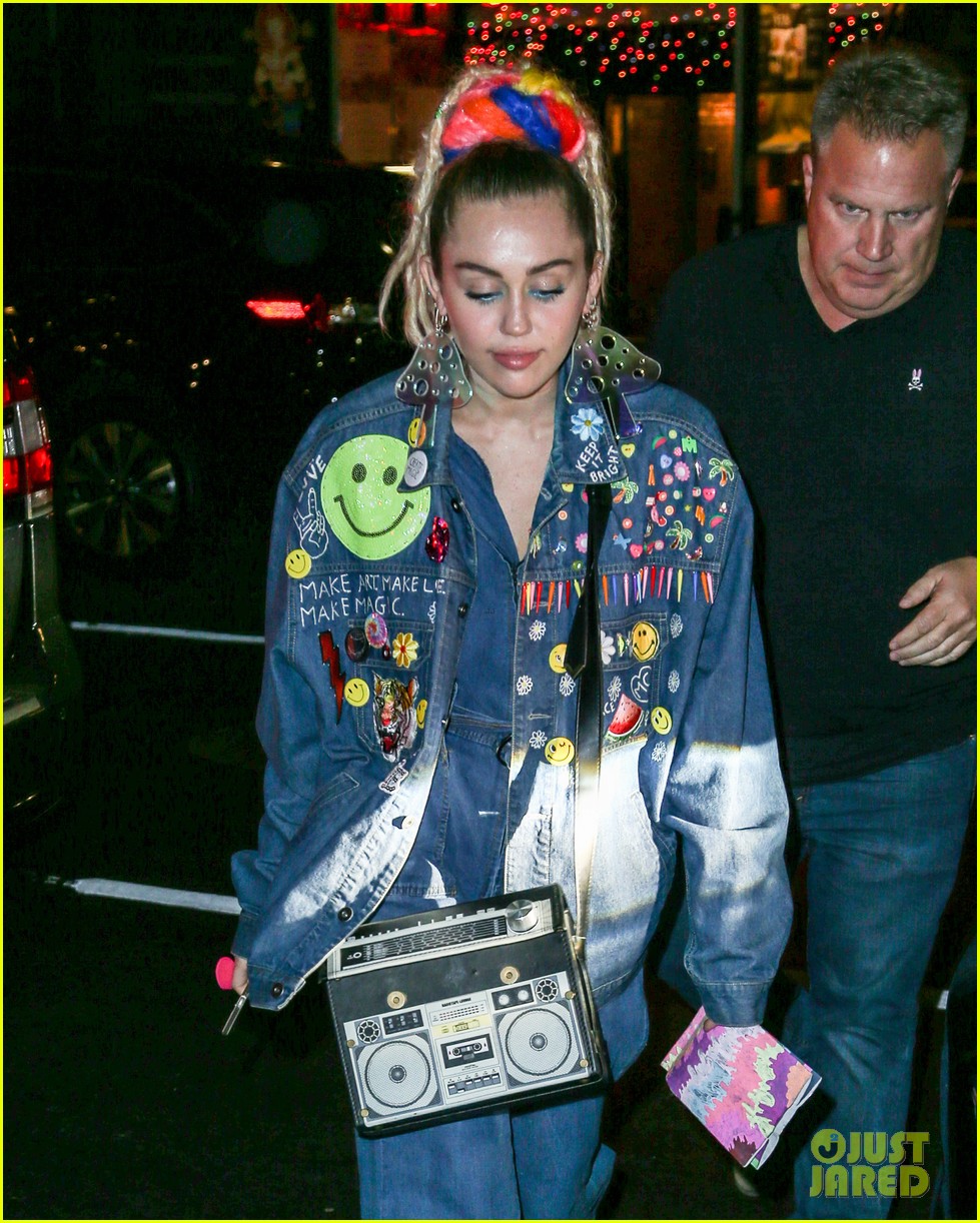 miley cyrus does double denim after snl rehearsal 02