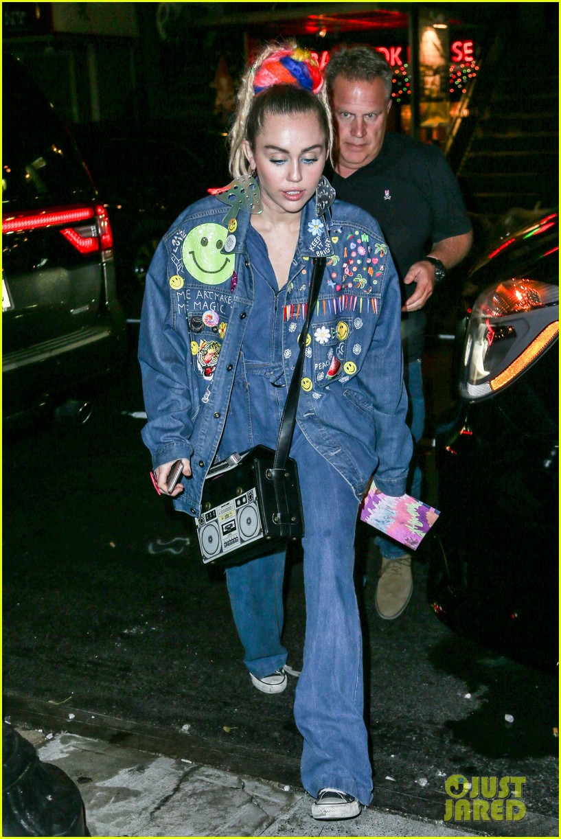 miley cyrus does double denim after snl rehearsal 07