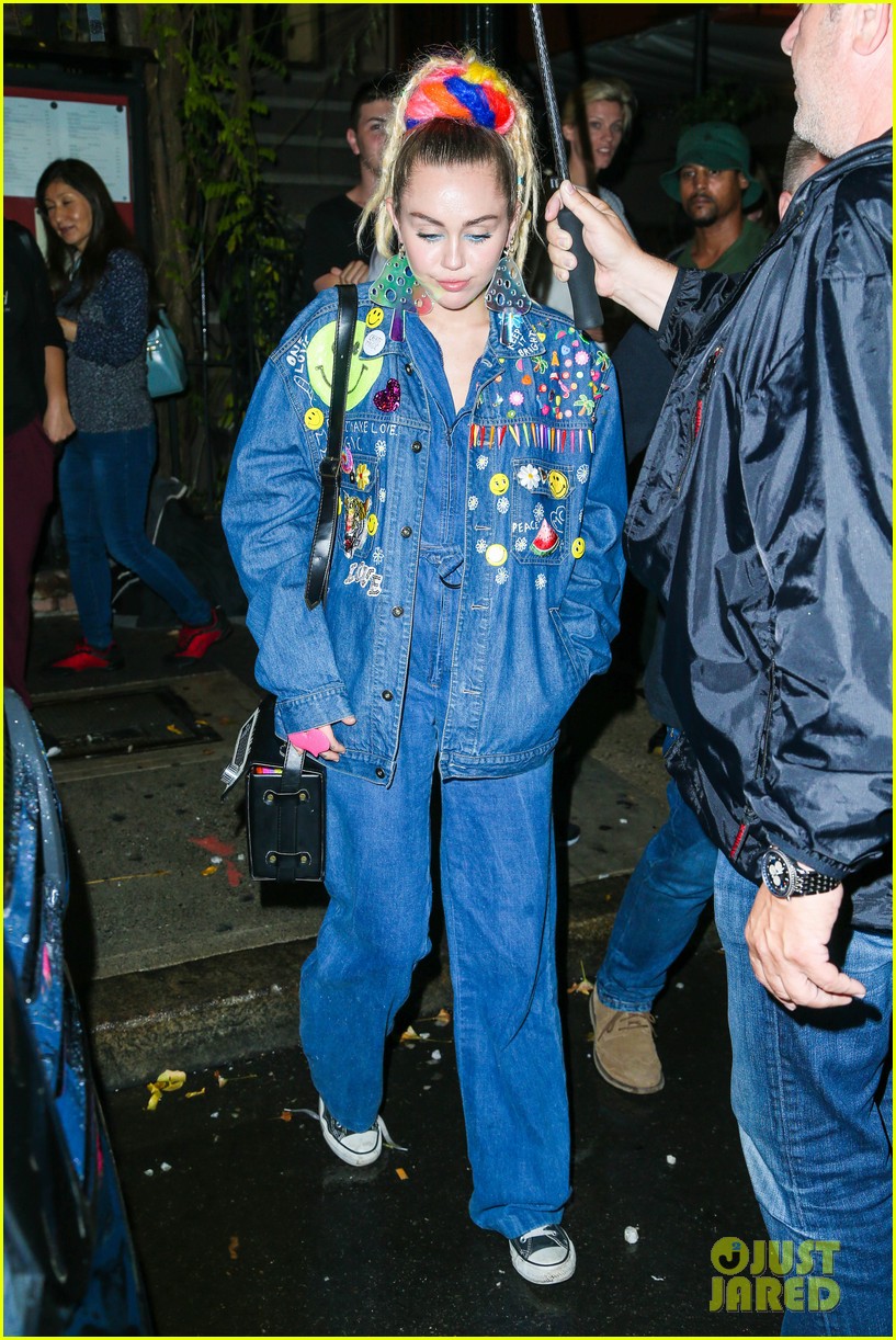 miley cyrus does double denim after snl rehearsal 22