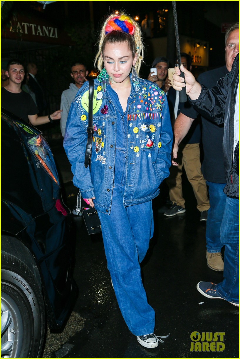 miley cyrus does double denim after snl rehearsal 29