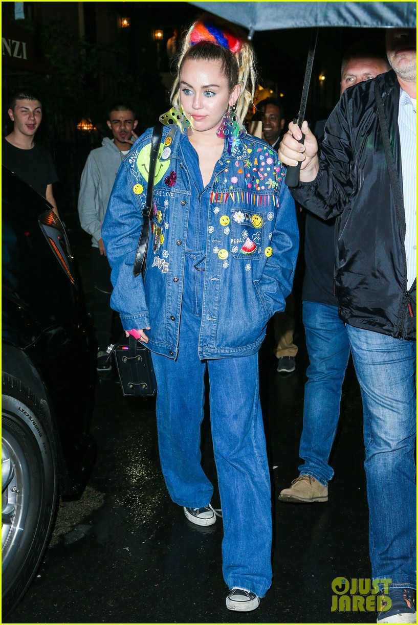 miley cyrus does double denim after snl rehearsal 32