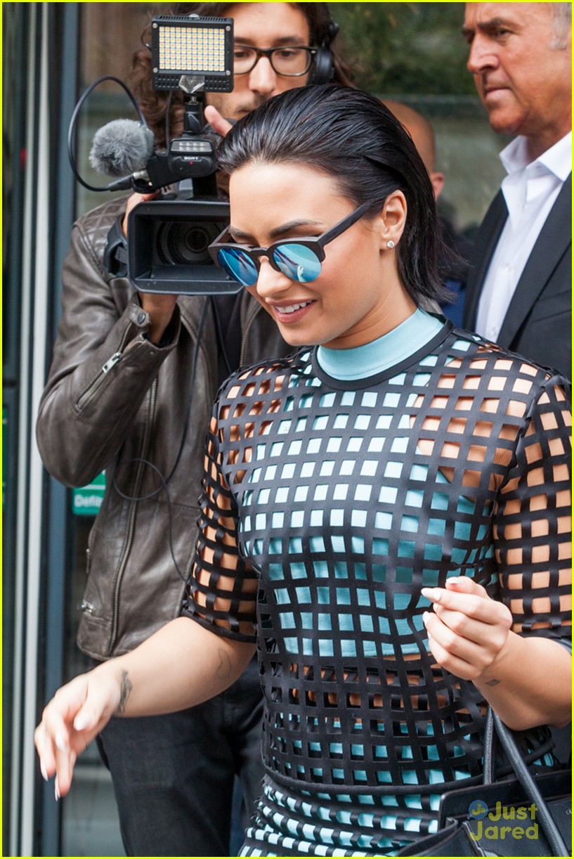 demi lovato takes late dog buddy off her phone wallpaper 12