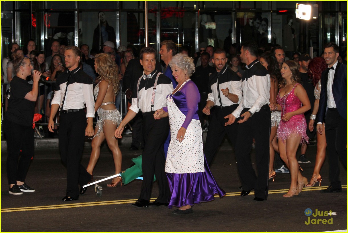 dwts flash mob pics opening number filming 25