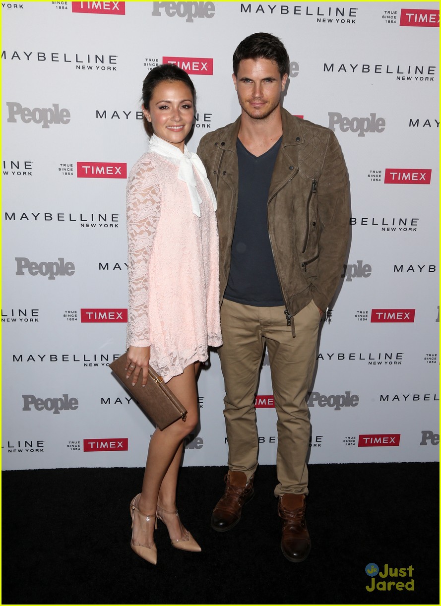 robbie amell italia ricci people watch party keegan allen more 09