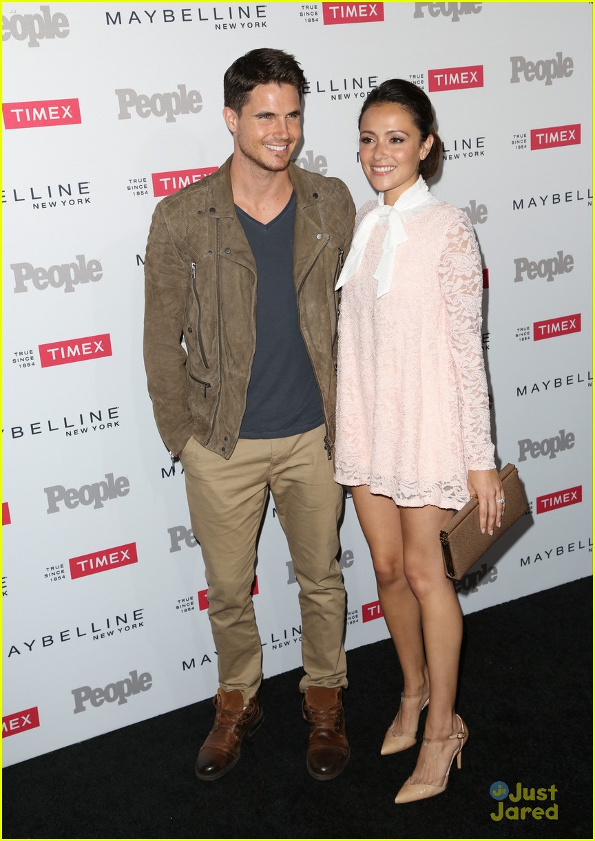 robbie amell italia ricci people watch party keegan allen more 21