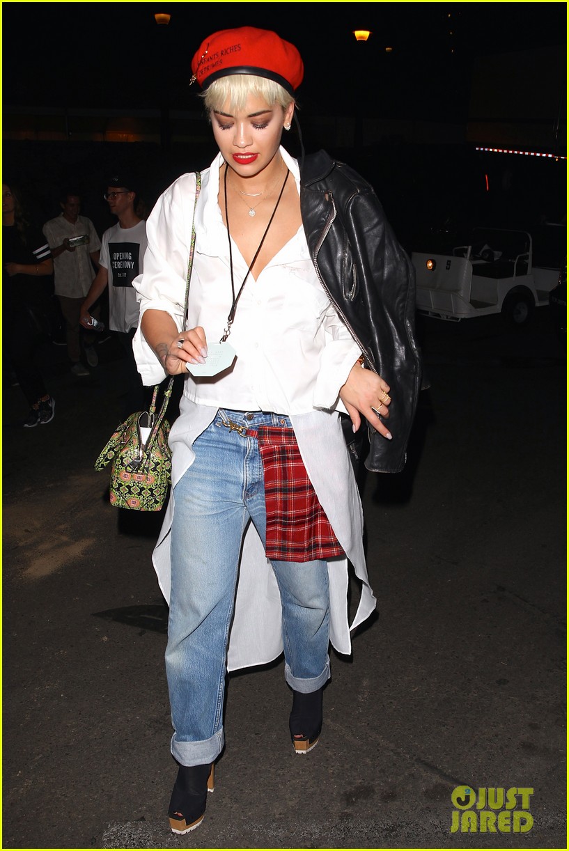 Kendall Jenner Joins Kardashian Sisters at Kanye West Concert Photo