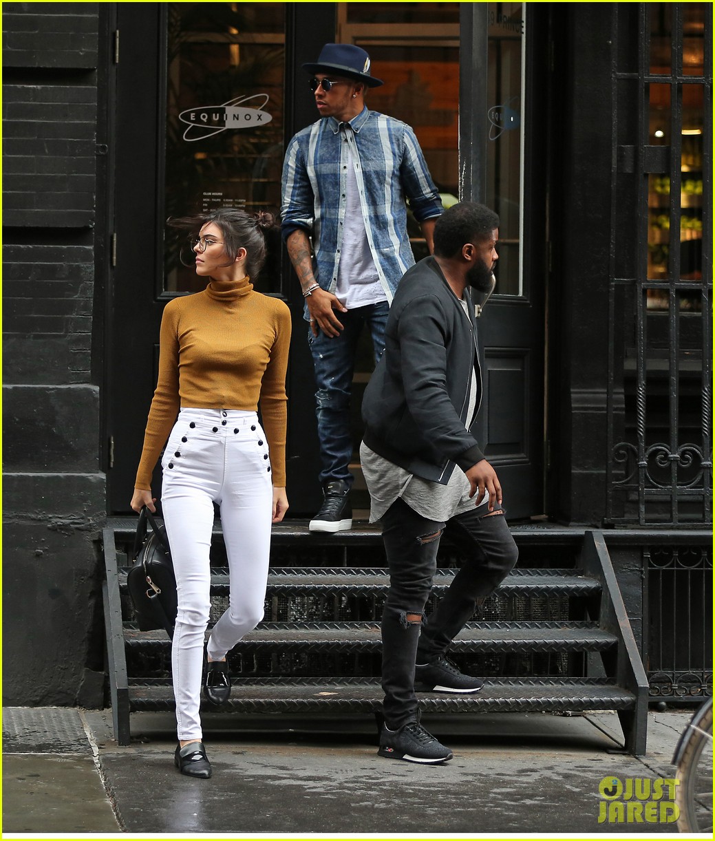 kendall jenner visits kimyes apartment with lewis hamilton 01
