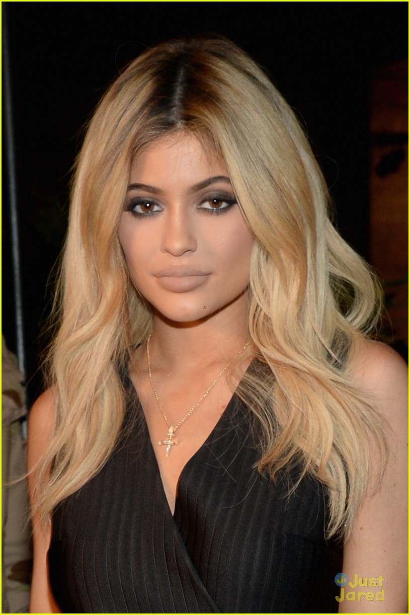 kylie jenner attacked by fan 17