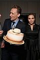 tom hiddleston elizabeth olsen freaked out over this cake 12