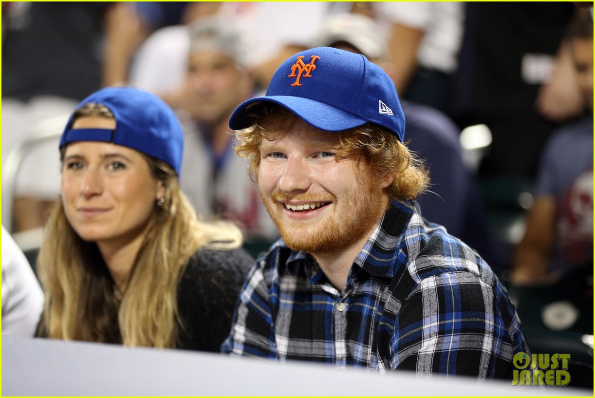 ed sheeran watches a mets game with pal cherry seaborn 02