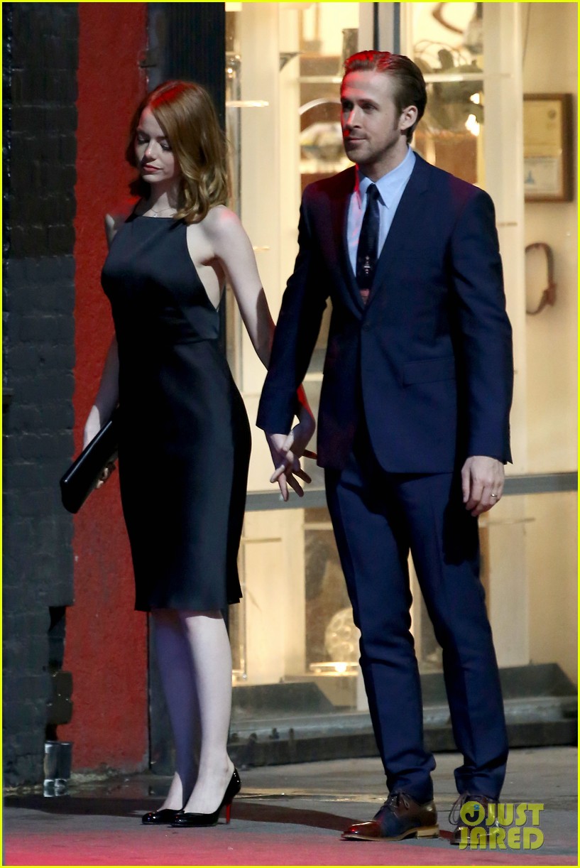 emma stone ryan gosling hold hands look so cute on set 12