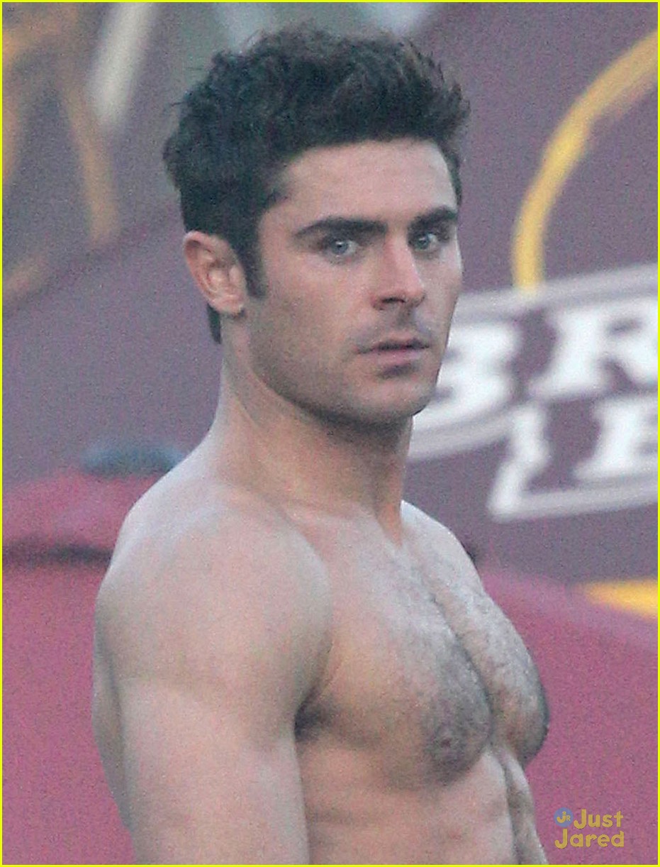 zac efron sticks hand in shorts flaunts eight pack abs 14