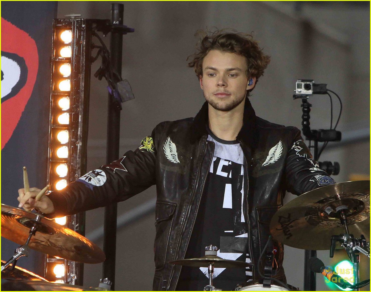 5sos today show fallon performances watch here 21