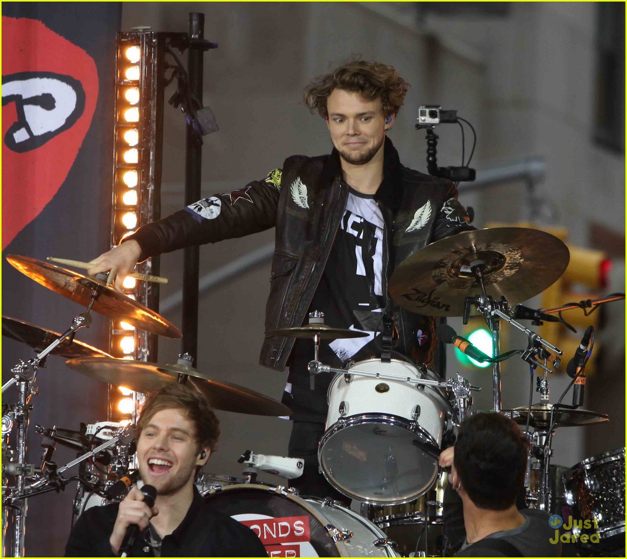 5sos today show fallon performances watch here 22