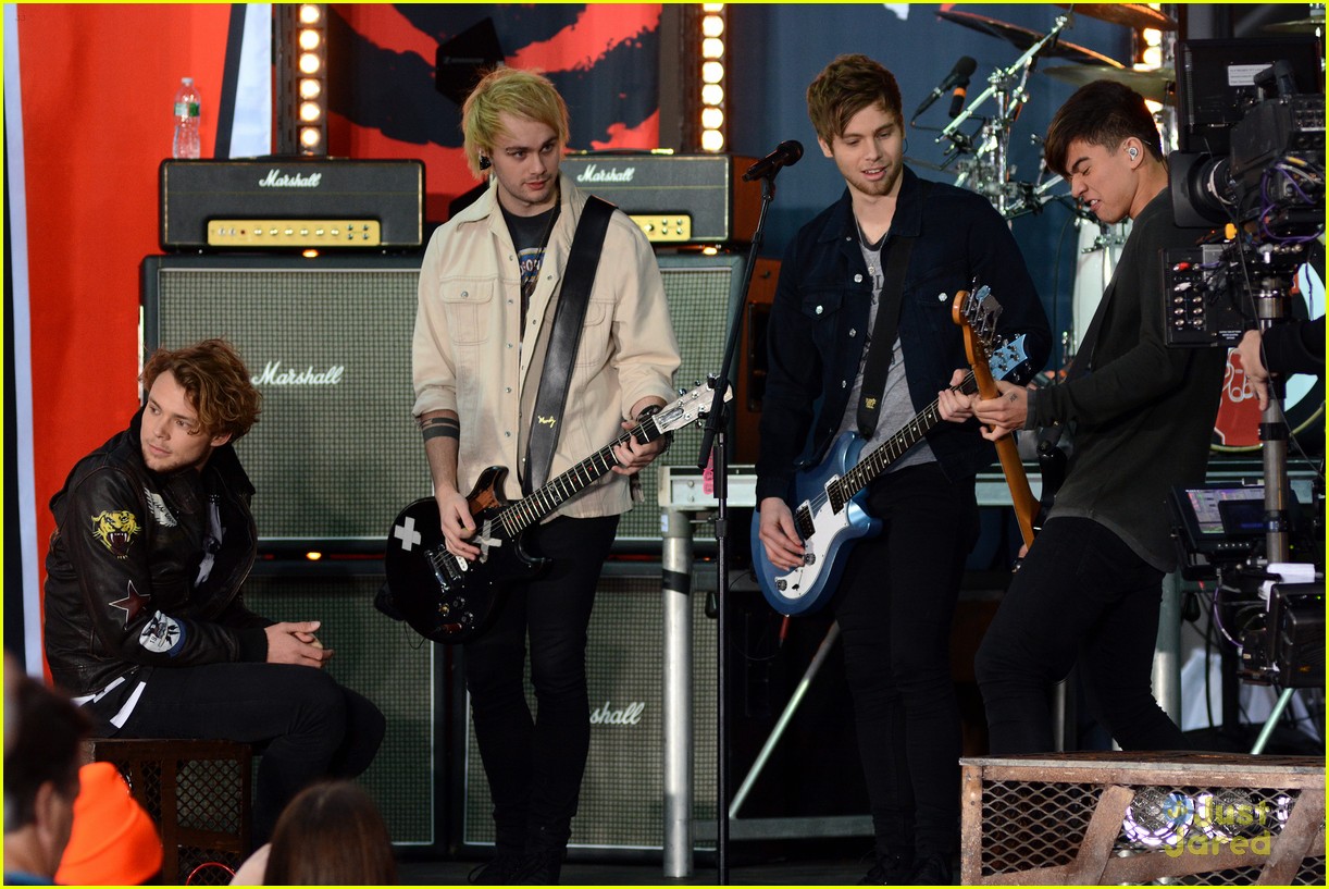 5sos today show fallon performances watch here 37
