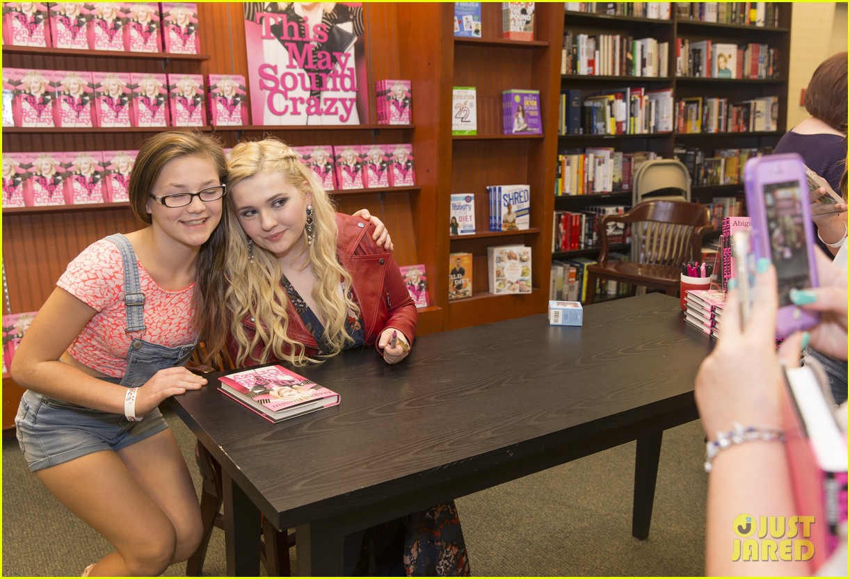 abigail breslin book launch takeover 08