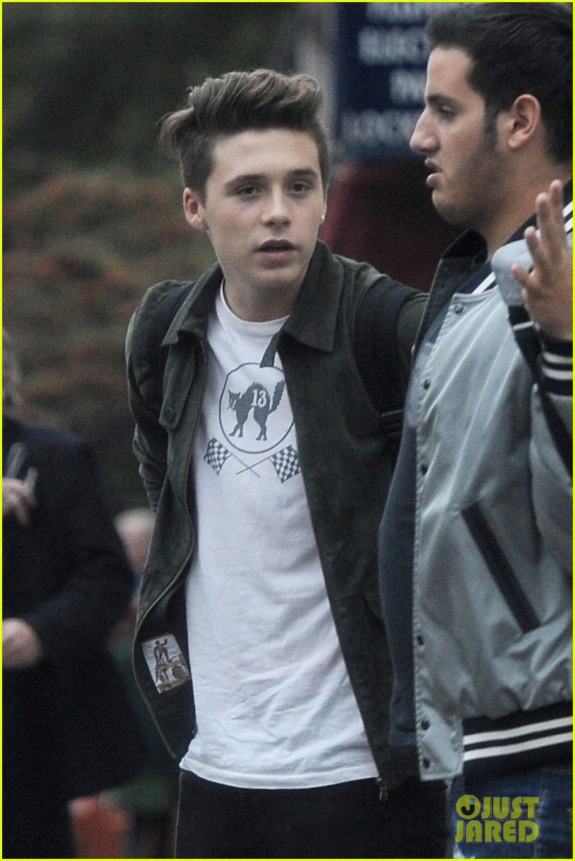 brooklyn beckham sends message to special someone 01
