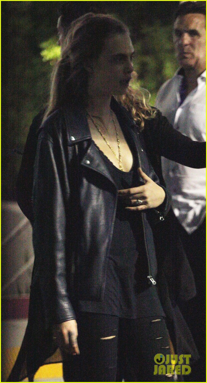 cara delevingne and girlfriend check out janet 05