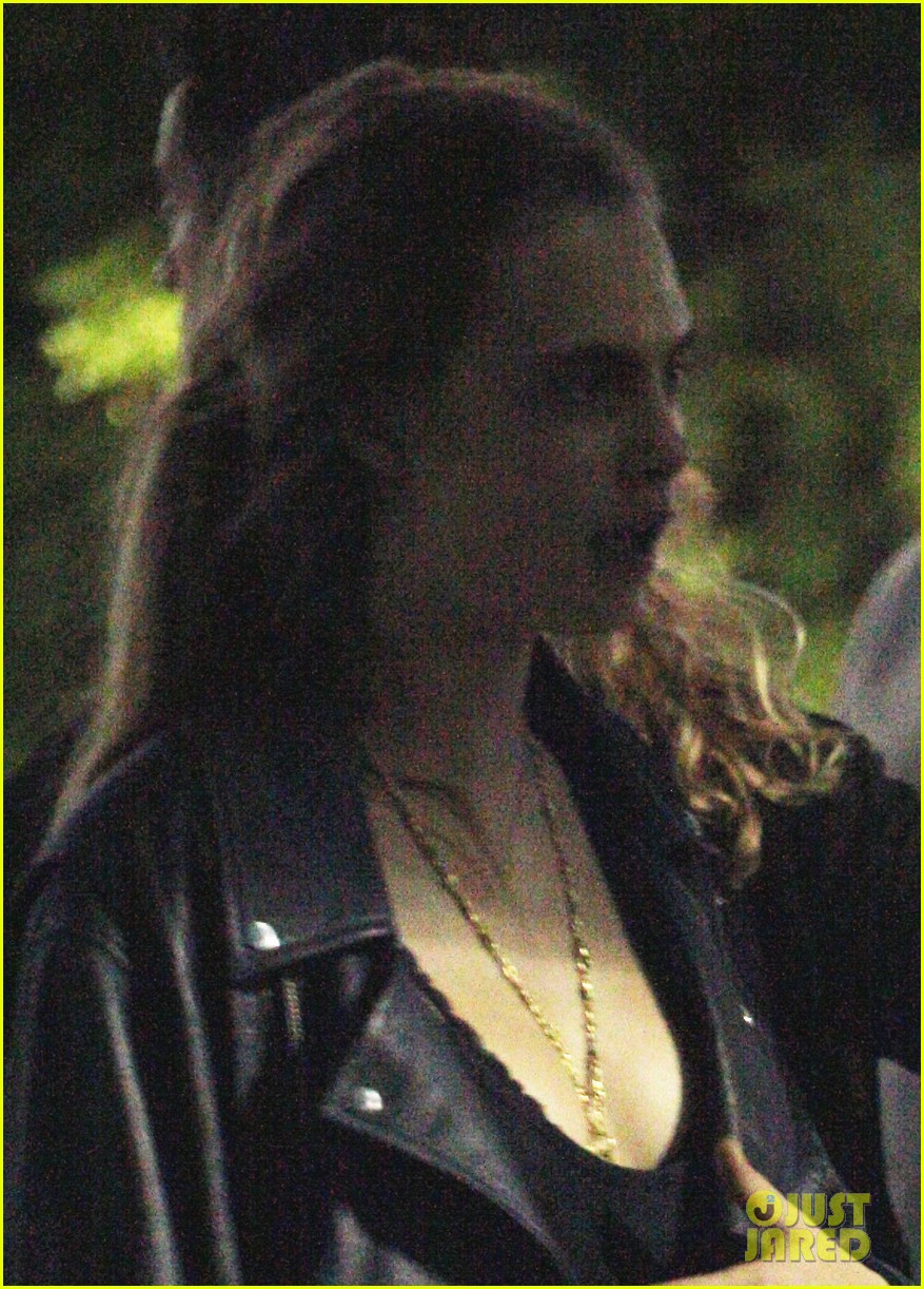 cara delevingne and girlfriend check out janet 11