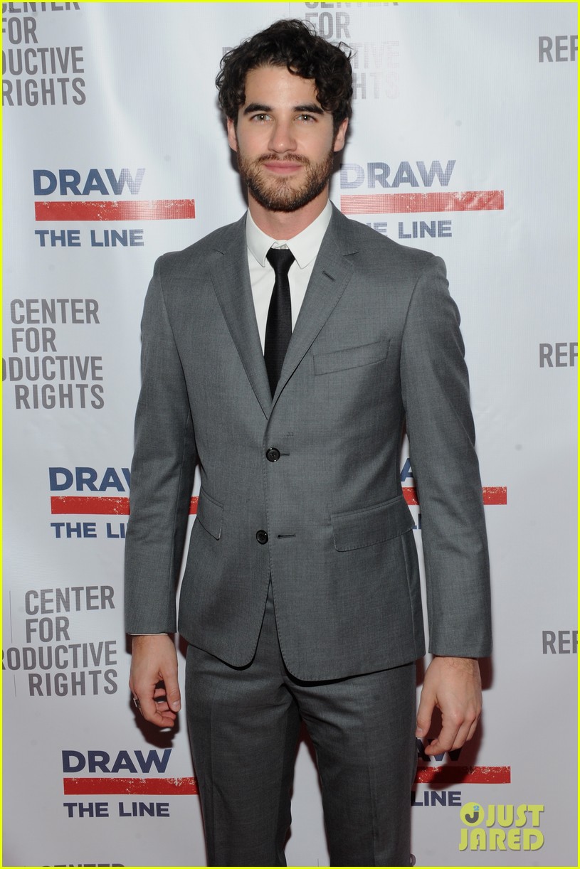 darren criss suits up at the center for reproductive rights gala 03