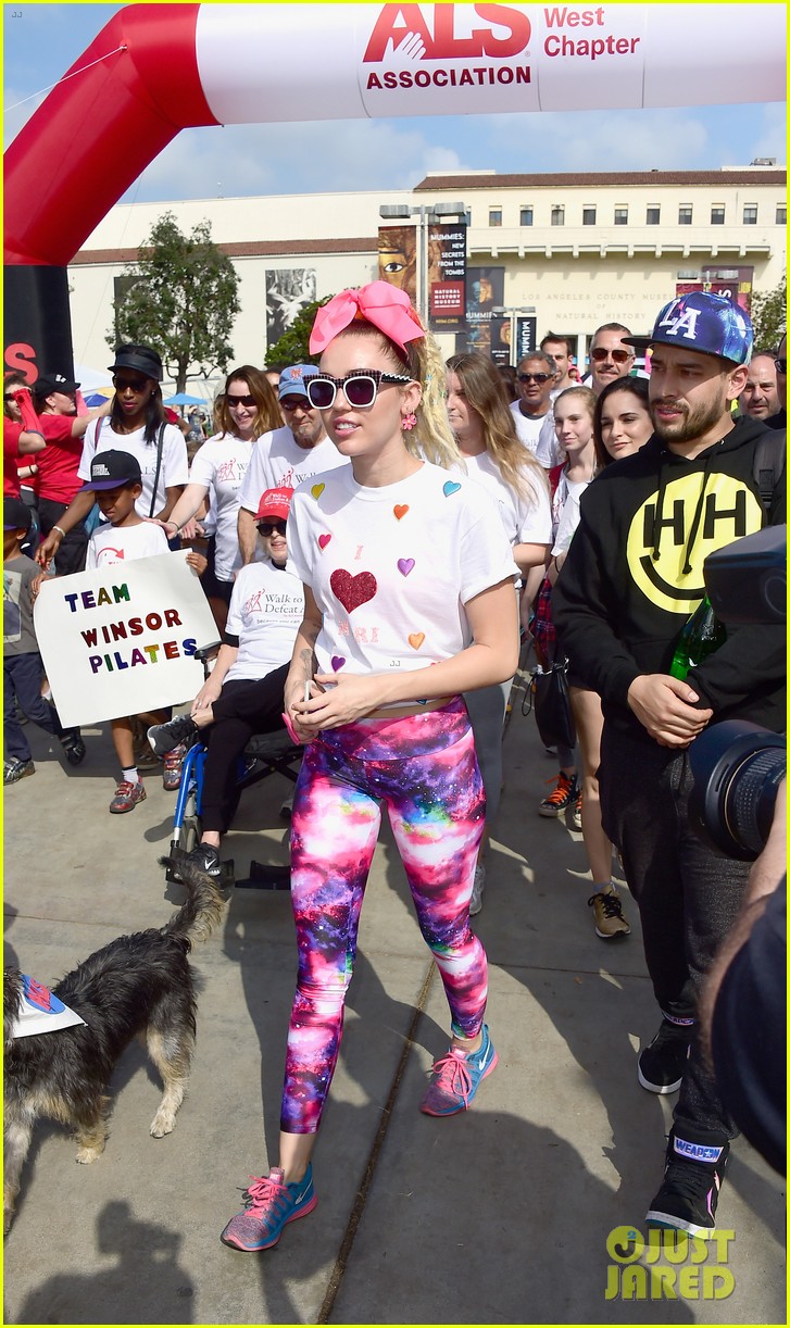 miley cyrus is charitable queen at l a county walk to defeat als 06