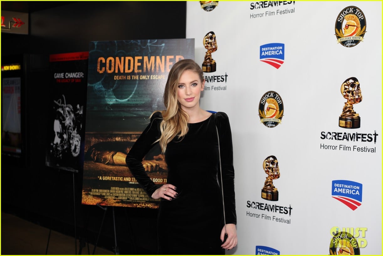 dylan penn gets sean penns support movie debut premiere 03