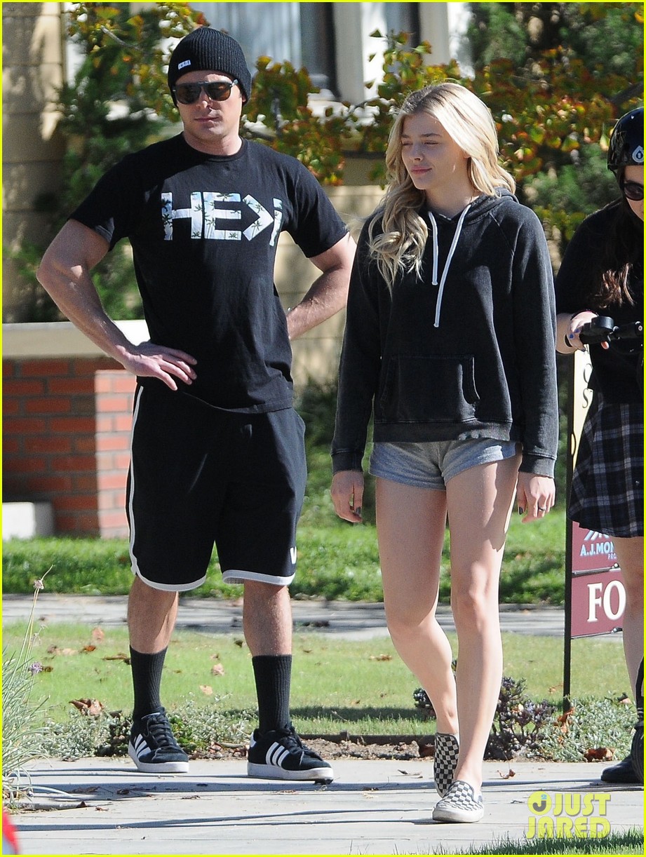 zac efron wears short shorts while filming neighbors 2 02