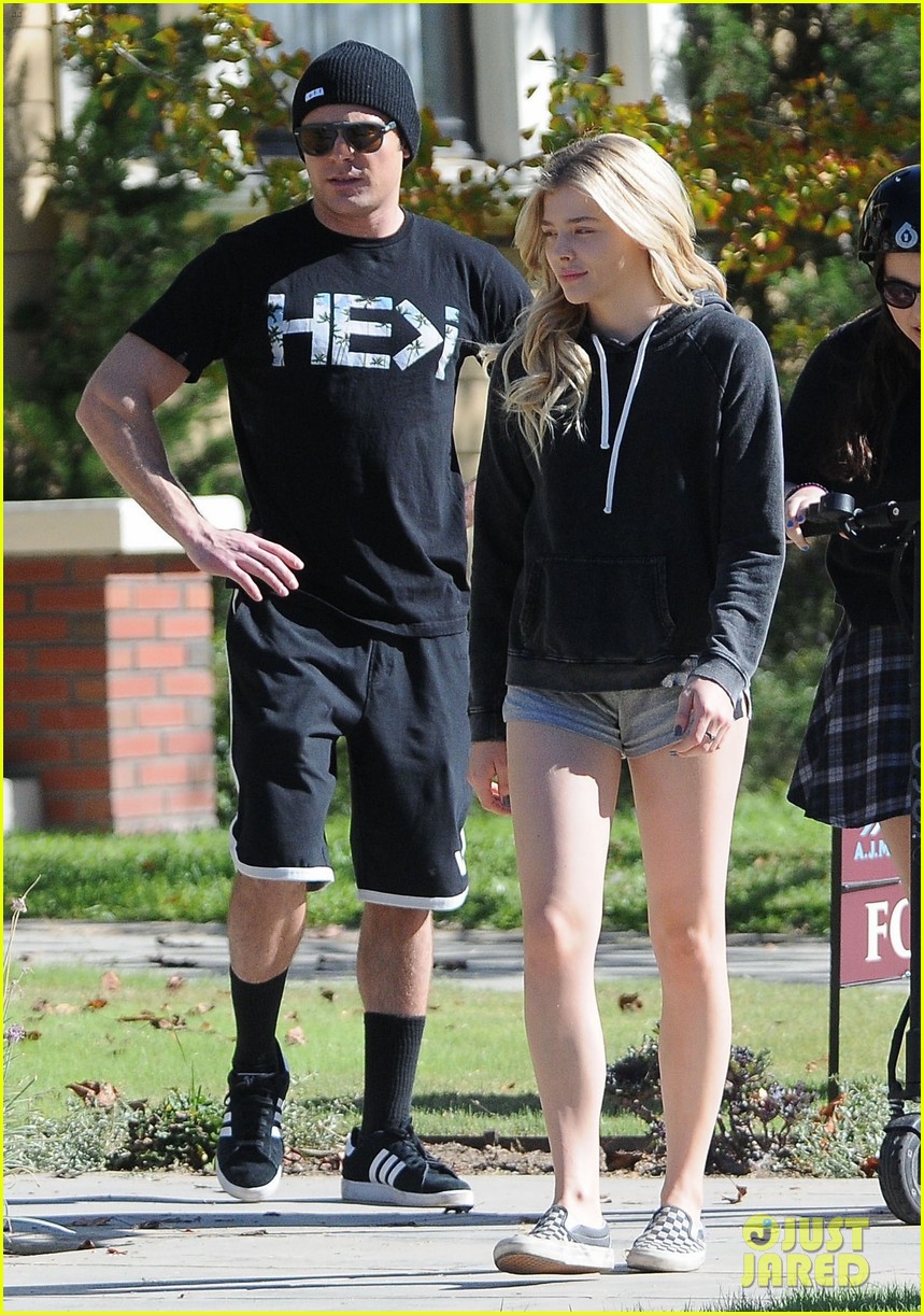 zac efron wears short shorts while filming neighbors 2 30