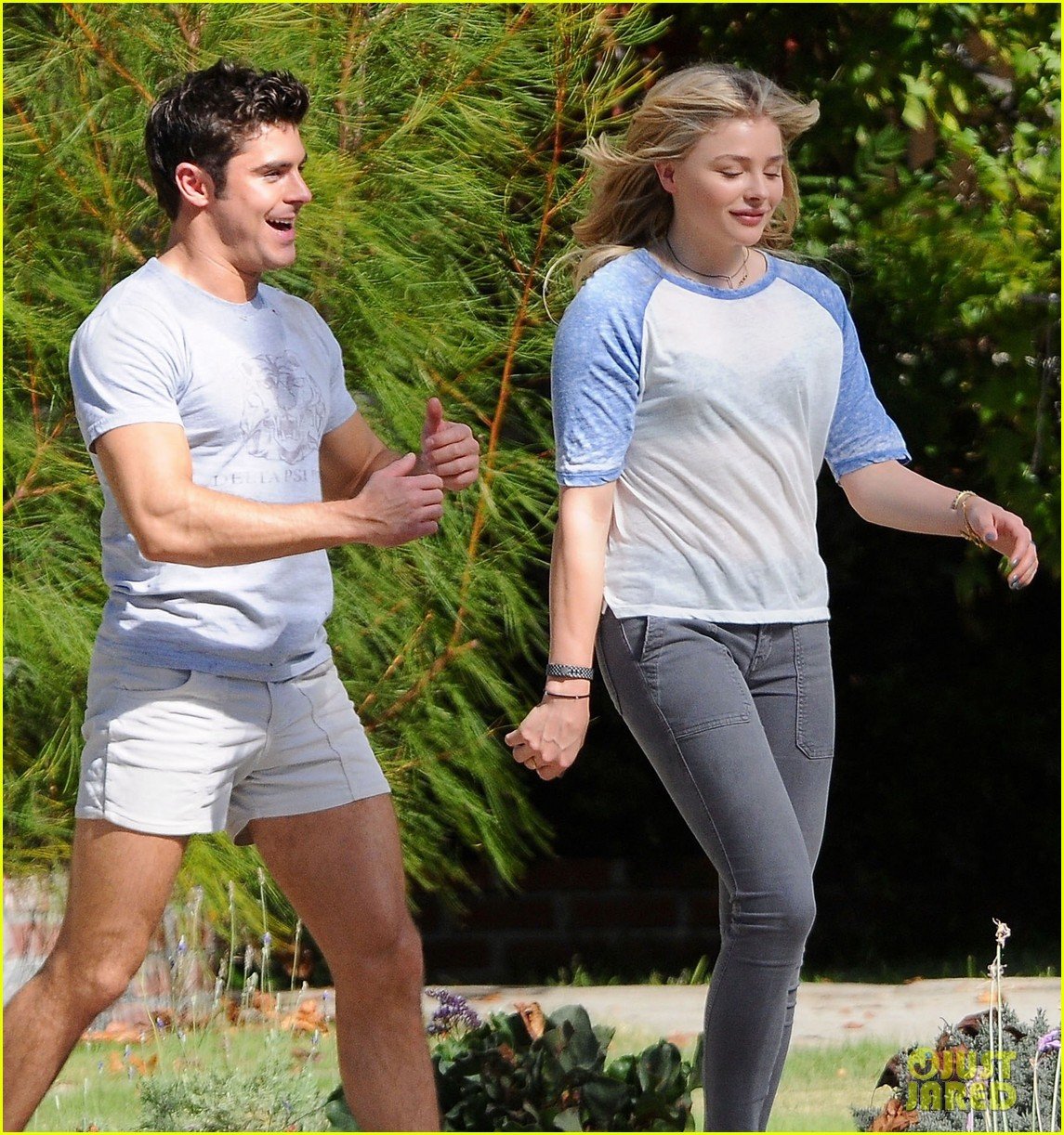 Zac Efron Films 'Neighbors 2' Scenes in Short Shorts Alongside Chloe  Moretz!: Photo 884891, Chloe Moretz, Kaitlyn Dever, Kiersey Clemons, rose  byrne, Seth Rogen, Zac Efron Pictures