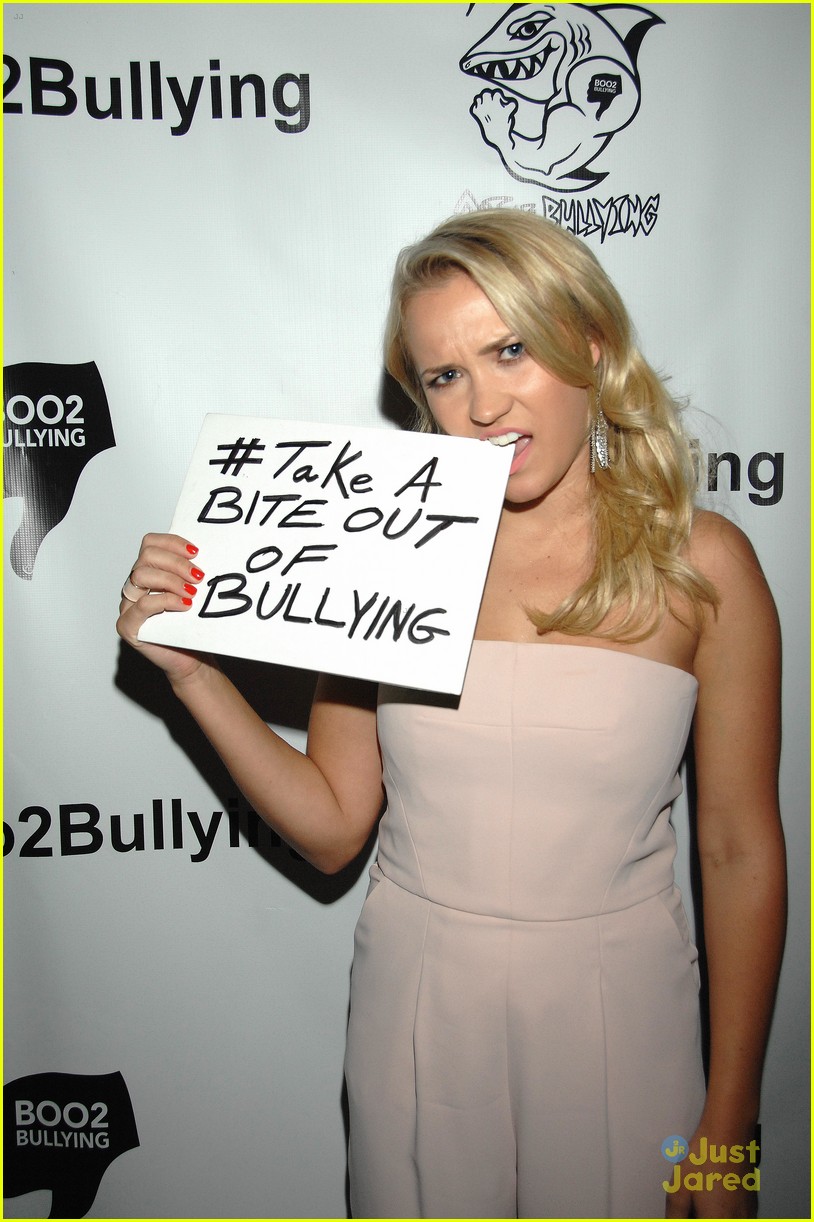 emily osment cassie scerbo boo2bullying event 09