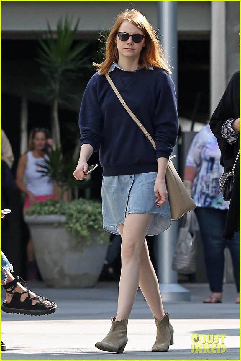 emma stone mom have a movie date 04