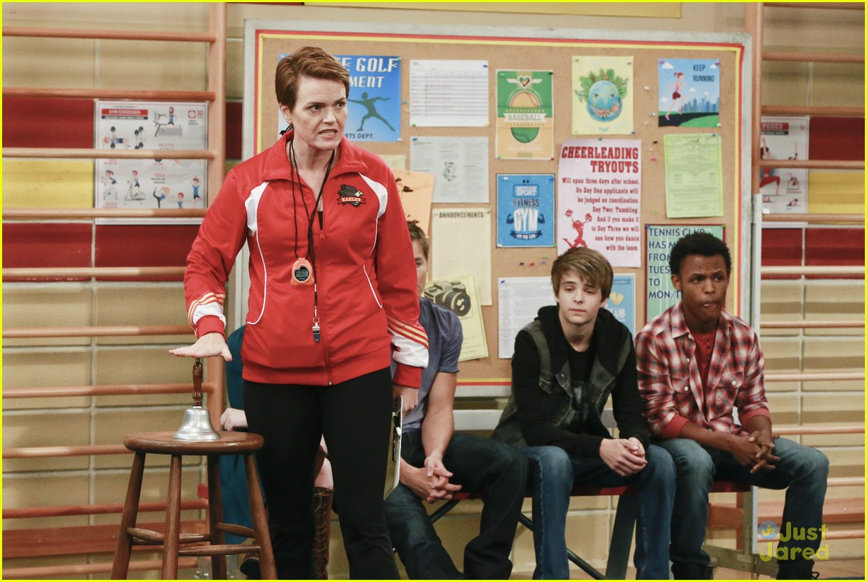 riley try out cheer team girl meets world stills 21
